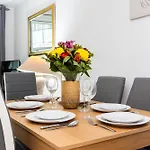 Welcomestay St Georges Wharf