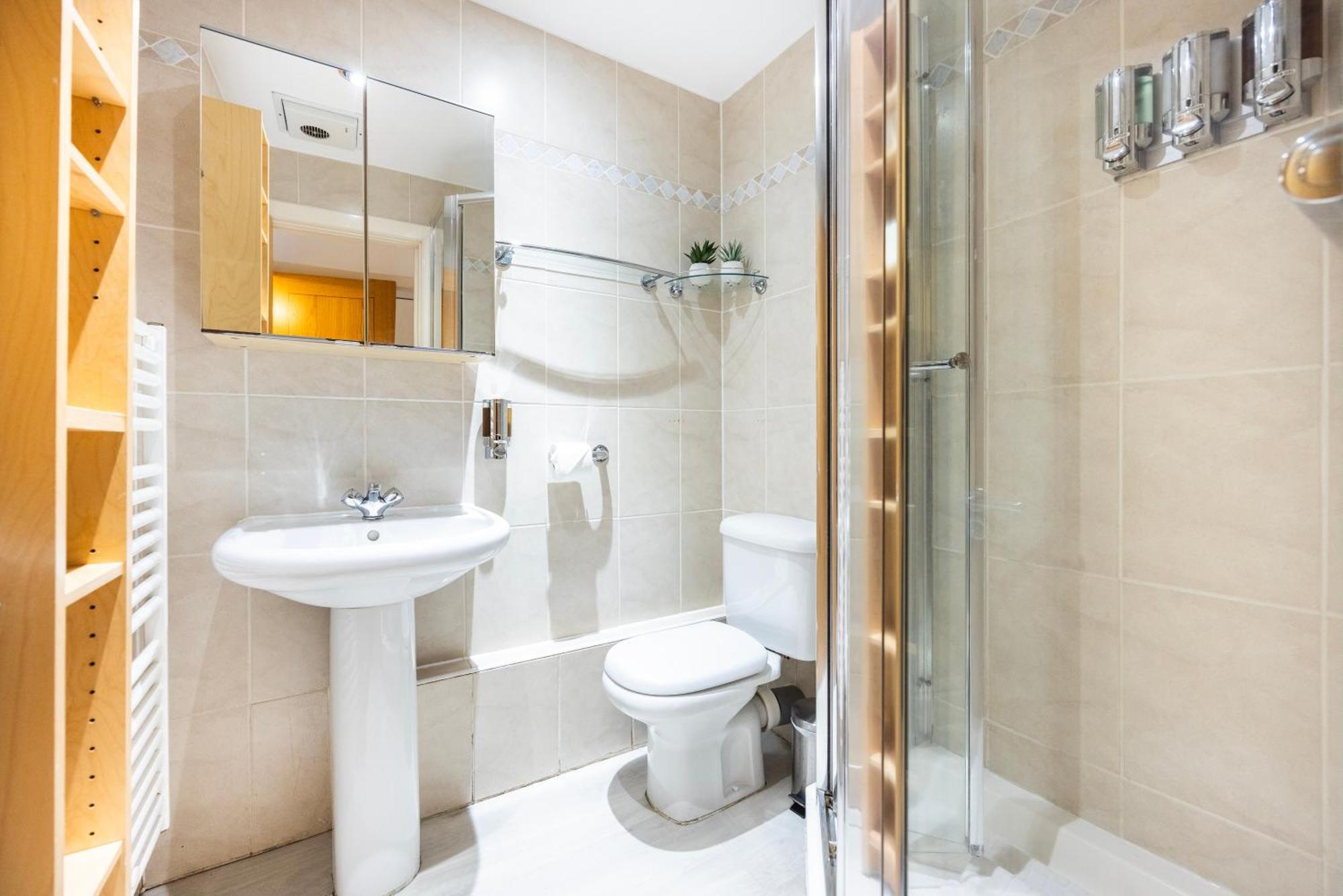 Welcomestay St Georges Wharf *