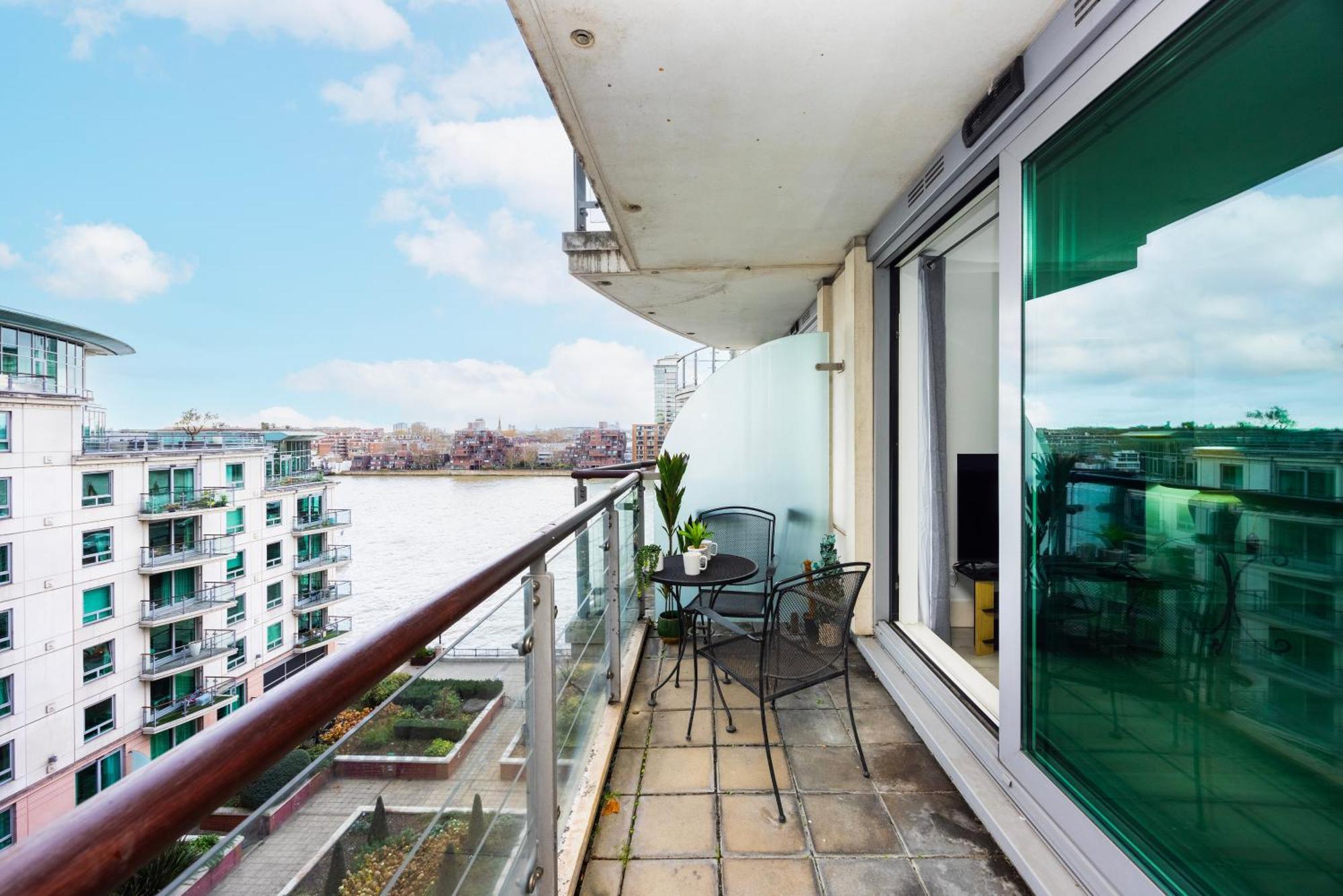 Welcomestay St Georges Wharf *