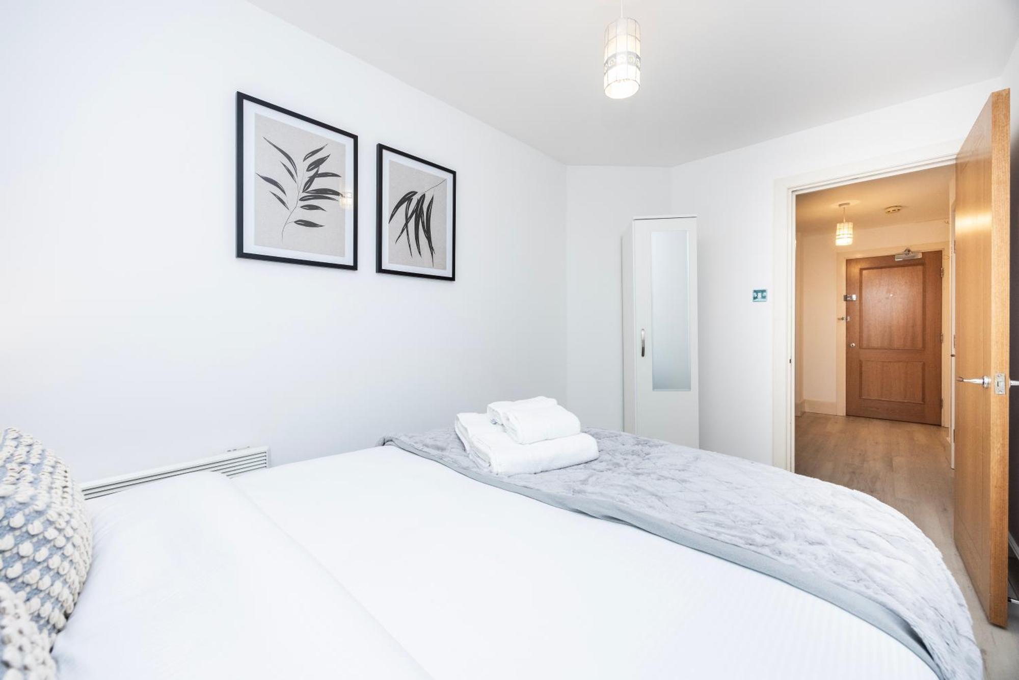 Welcomestay St Georges Wharf * Londra